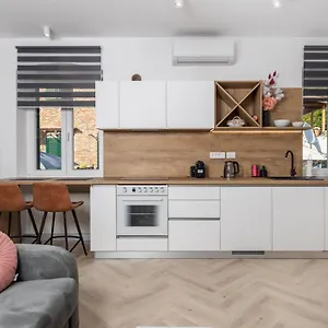 https://apartments-madeleine.primorje-gorskikotar.com